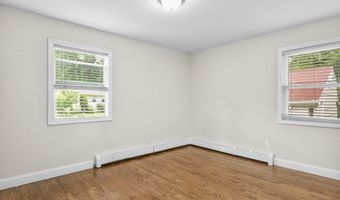 198 Macon Dr, Bridgeport, CT 06606