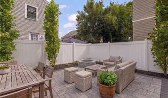 40 Atlantic St, Newport, RI 02840