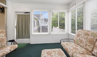13 Stonegate Cir, Cheshire, CT 06410