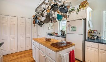 62 Meridian Rd, Beaufort, SC 29907