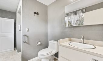 10418 CHAMPOEG Rd, Aurora, OR 97002