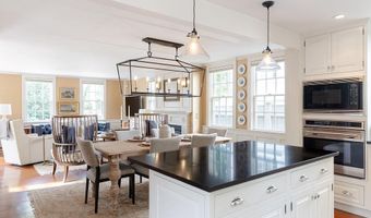 41 Elm St, Newport, RI 02840