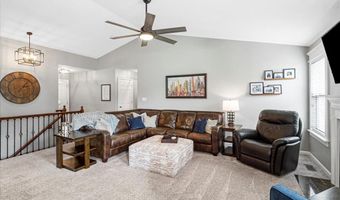1456 Red Oak Plantation Dr, Ballwin, MO 63021