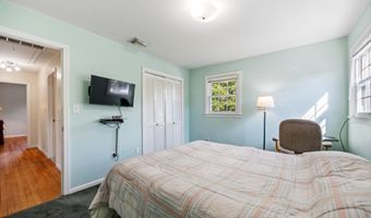 622 Wiese Rd, Cheshire, CT 06410