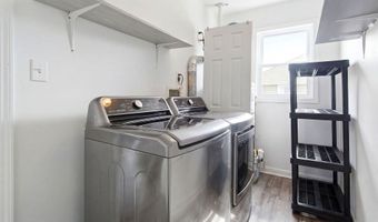 32 Edison St, Bayville, NJ 08721