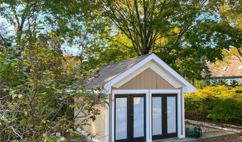 1737 Wampanoag Trl, Barrington, RI 02806