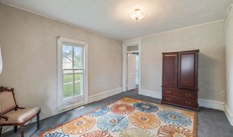 311 E 4th St, Riverside, IA 52327