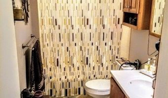 13 Ray Ct, Bedminster, NJ 07921