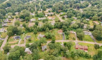 7 Tamarack Dr, Clinton, CT 06413