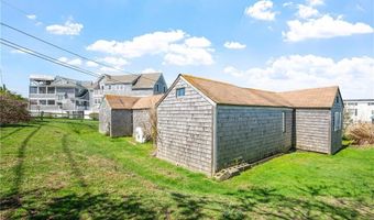 1 Offshore Rd 32, Narragansett, RI 02882