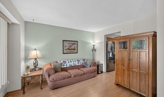 1299 Bentwood Ct, Altoona, IA 50009
