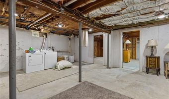 1958 Cranston St, Cranston, RI 02920