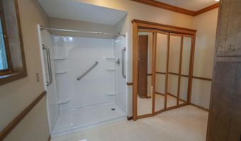 610 7th Ave, Ackley, IA 50601