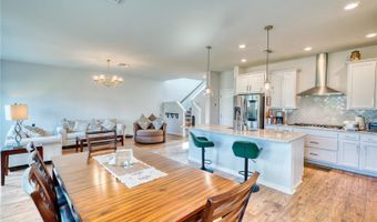 6136 VOYAGERS Pl, Apollo Beach, FL 33572