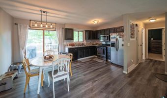 201 Cardinal Dr S, Brandon, SD 57005