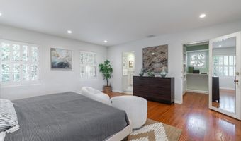 2051 Mendocino Ln, Altadena, CA 91001