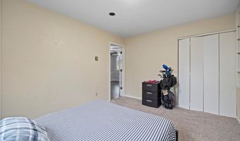 621 Van Oaks Dr, Amherst, OH 44001