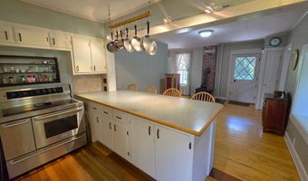 49 Tyler St, Brattleboro, VT 05301