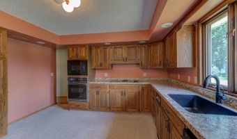 606 Dogwood Dr, Arcola, IL 61910