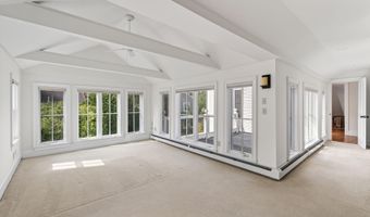 997 Washington St, Bath, ME 04530