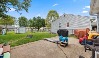 310 N Woodhill Dr, Amherst, OH 44001