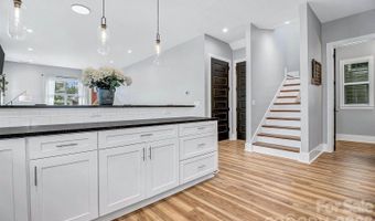 20 Phillip Ln, Arden, NC 28704
