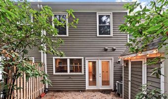 2 JANWALL Ct, Annapolis, MD 21403