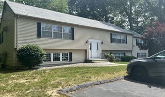 55 Founders Vlg 55, Clinton, CT 06413