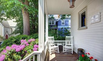 60 Division St, Newport, RI 02840