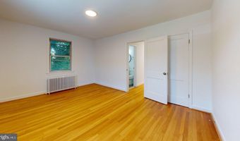1210 N KENILWORTH St 8, Arlington, VA 22205