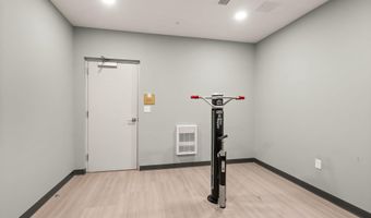 625 SLATERS Ln 401, Alexandria, VA 22314