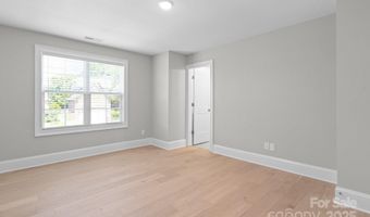6910 Providence Ln W, Charlotte, NC 28226