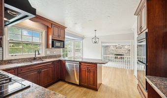 2425 N Drury Ln, Arlington Heights, IL 60004