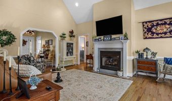 379 Shallowford Dr, Boiling Springs, SC 29316
