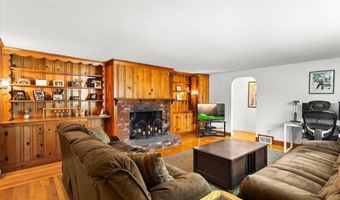 16 Kingsford Ave, East Providence, RI 02915