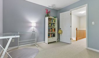 53 Manorwood Dr 53, Branford, CT 06405