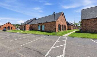 1287 Worthington Woods Blvd, Columbus, OH 43085
