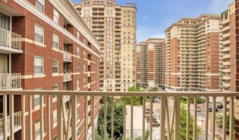 880 N POLLARD St 801, Arlington, VA 22203