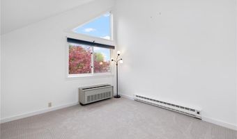 421 Bellevue Ave 2A, Newport, RI 02840