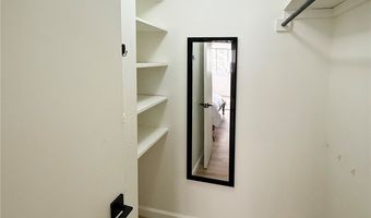 1617 Clark St 404, Honolulu, HI 96822