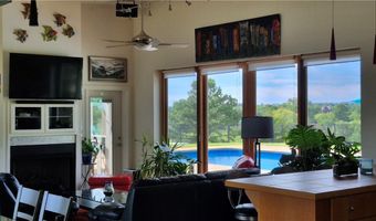 1304 E Queen St, Pendleton, SC 29670