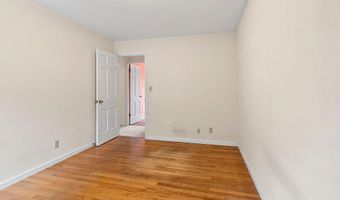 1909 N NICHOLAS St, Appleton, WI 54914