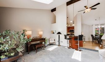611 W Whiting Ln, Arlington Heights, IL 60004