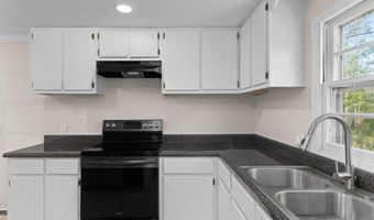 1007 Hatchie St, Booneville, MS 38829
