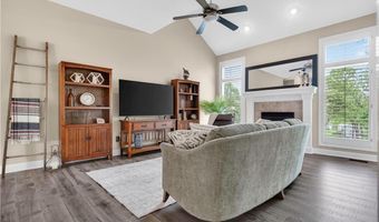 18224 153rd St, Basehor, KS 66007