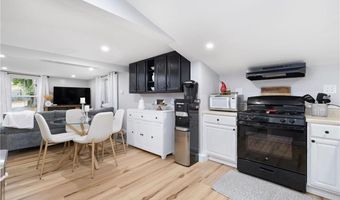 267 Green End Ave, Middletown, RI 02842