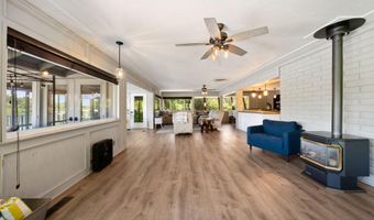 3317 Riverside Dr, Anderson, CA 96007