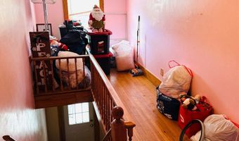 27 Warwick Ave, Athol, MA 01331