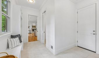 7926 BOLLING Dr, Alexandria, VA 22308