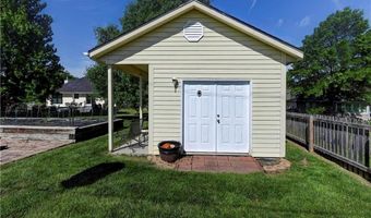 17700 157th St, Basehor, KS 66007